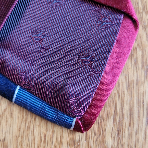 DION tie. Italian silk. Handmade in Canada. Excellent condition. - Picture 5 of 6